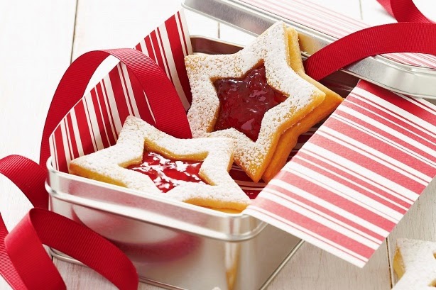 Anleitung zum Backen von Weihnachtsplätzchen zur Baumdekoration