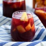 Rote Sangria mit lokalem spanischem Wein