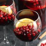 Rote Sangria mit Likör