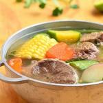 Spanische Rindfleischsuppe