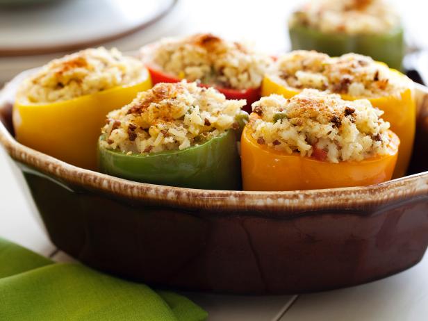 Wie man gefüllte Paprika nach spanischer Art zubereitet