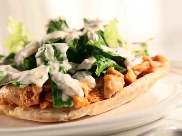 Zubereitung - Gefülltes Pita mit Hähnchen und Joghurtsauce