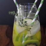 Weiße Sangria mit Kiwi