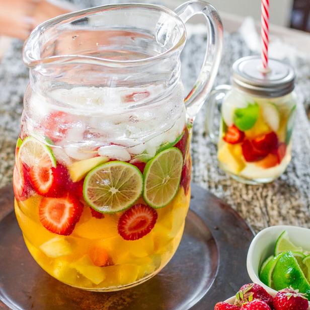 Πώς να φτιάξετε Sangria Blanco
