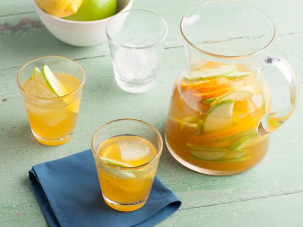 Wie man Passionsfrucht-Sangria zubereitet