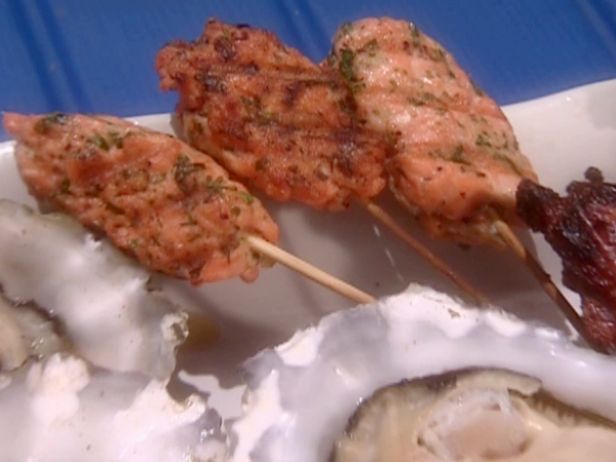Wie man Lachs-Kofta-Kebab zubereitet
