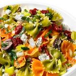 Mediterraner Nudelsalat