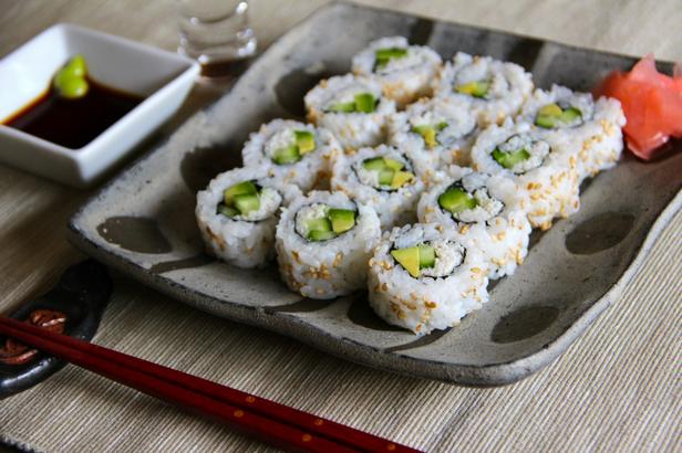 Πώς να φτιάξετε τα California Rolls του Alton Brown