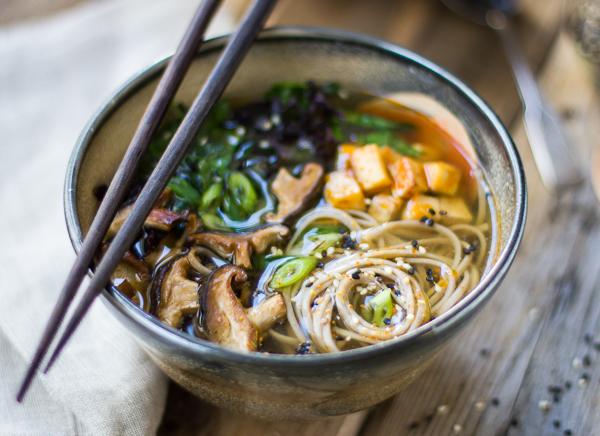 Rezept für herzhafte Miso-Suppe mit Shiitake-Pilzen