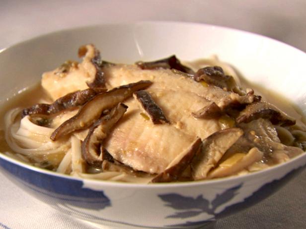 Zubereitung - Udon-Nudeln mit in Miso pochiertem Tilapia