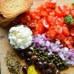 Dakos (Griechischer Salat auf Toast)