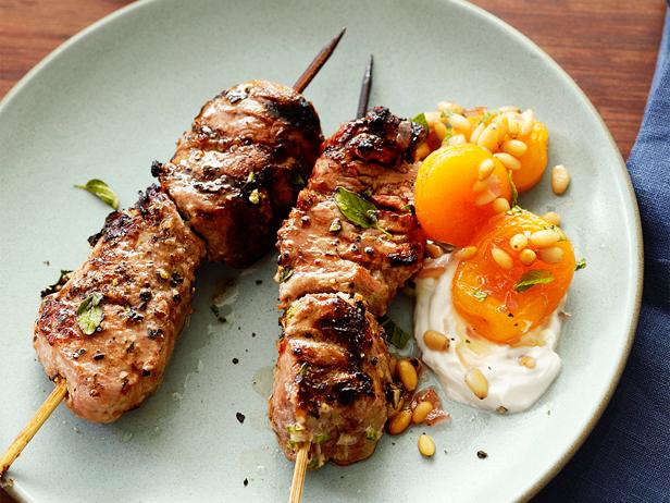 Rezept für Schweinefleisch-Souvlaki mit Honig-Aprikosen