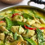 Vietnamesisches Hühnchen in Kokosmilch mit Zitronengras geschmort
