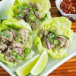 Laab ist ein thailändisches Gericht aus Putenhackfleisch.