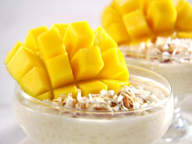طريقة عمل بودنغ الأرز بحليب جوز الهند