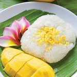 Süßes Dessert aus klebrigem Kokosreis "Ka nyao man"