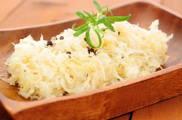 Wie man Sauerkraut zubereitet