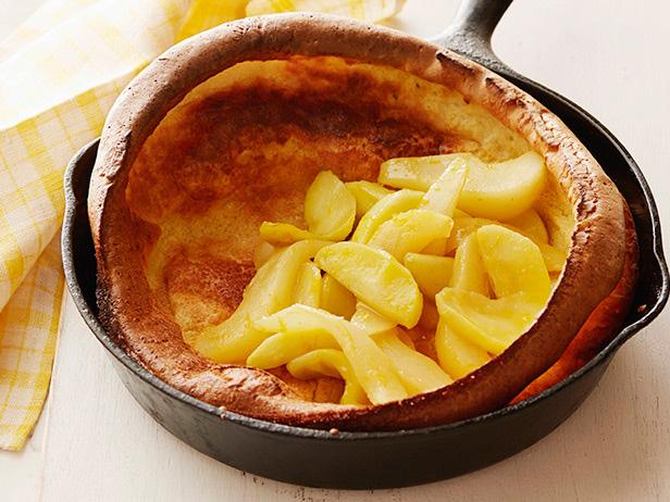 Come preparare i pancake tedeschi con pere sciroppate