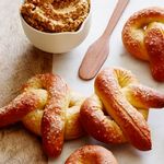 معجنات البريتزل الحلوة