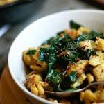 Deutsche Spätzle mit Knoblauch-Käse-Dressing