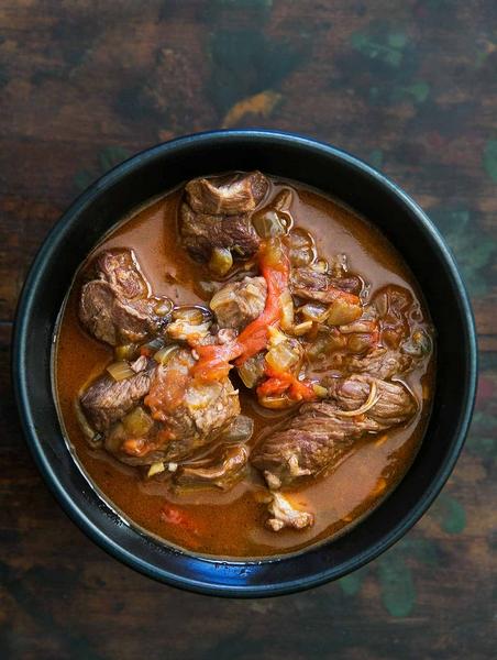 Wie man deutsches Gulasch kocht