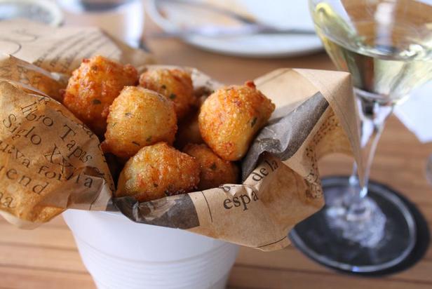 Zubereitung – gesalzene Kabeljaukroketten (Pasteis de Bacalhau)