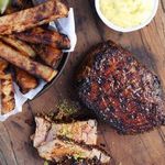 Thunfischsteak mit Pommes frites