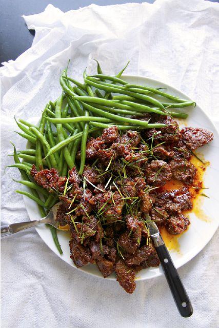 Како се прави - Зелени пасуљ мариниран са коријандером и белим луком