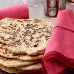 النان هو خبز مسطح مقلي هندي.