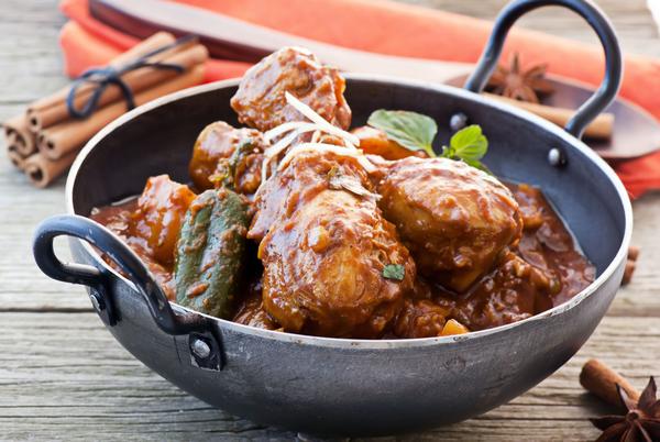 Wie man Hühner-Masala-Eintopf zubereitet