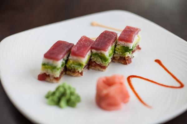 So bereiten Sie Sushi in einer Box nach Osaka-Art zu