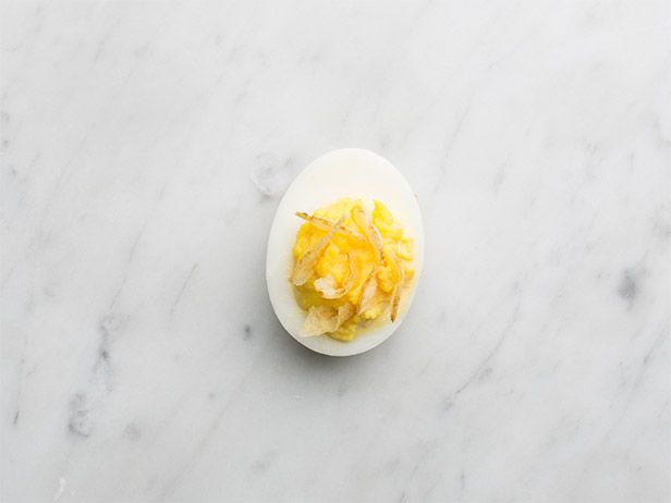 بيض محشو (10 وصفات)