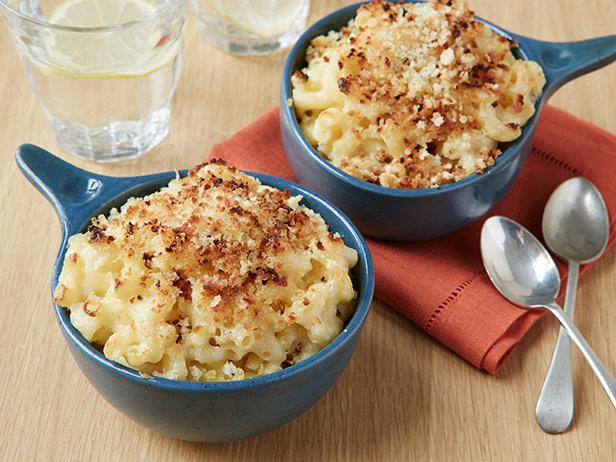 Zubereitung - Makkaroni in doppelter Käsesauce überbacken