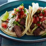 Carne Asada Tacos mit frischer Salsa