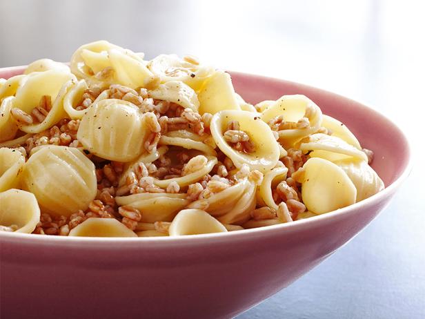 Wie man Farro-Porridge zubereitet