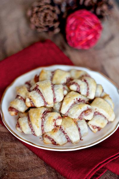 Come preparare i bagel Rugelach cremosi con mirtilli rossi e noci pecan