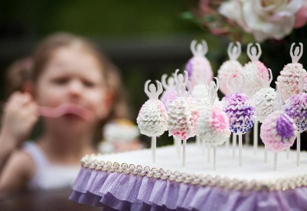 Kuchenpops für eine Kinderparty