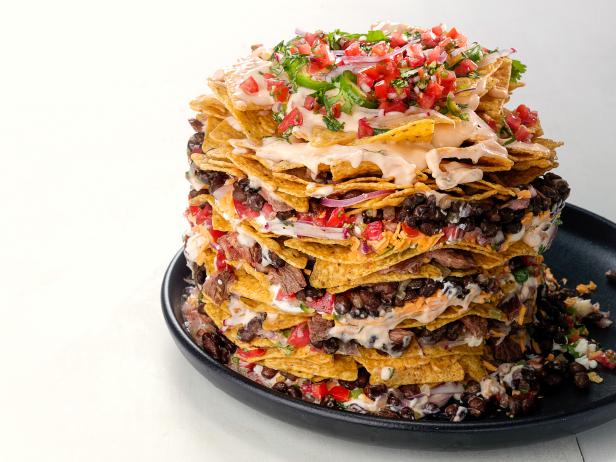 Come preparare i nachos con manzo, fagioli neri e formaggio