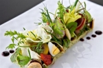 Eine neue Interpretation des Niçoise-Salats im französischen Restaurant Four Seasons.
