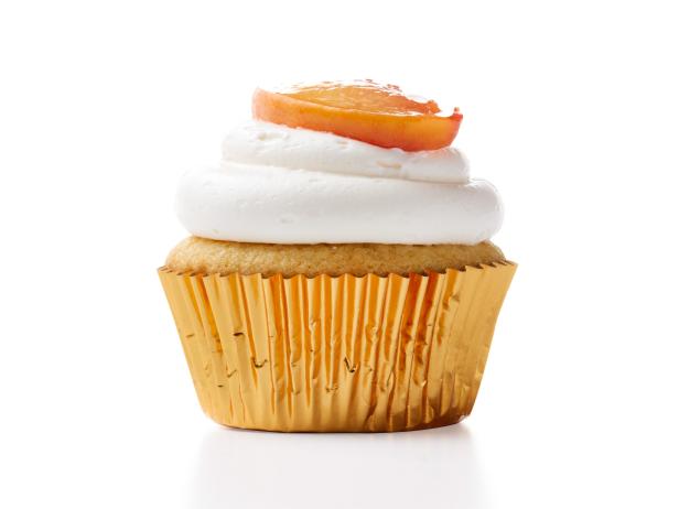 So backt man Pfirsich-Vanille-Cupcakes