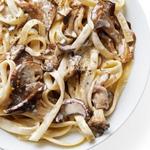 Cremige Sauce mit Pilzen und Gorgonzola für Pasta