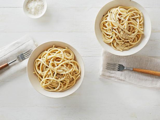 Zubereitung - Pasta mit Käse und Pfefferkörnern "Cacio e Pepe"
