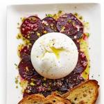 Rote-Bete-Carpaccio mit Burrata-Käse
