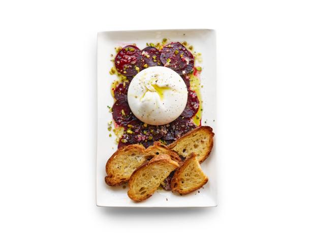 Come preparare il carpaccio di barbabietola con burrata