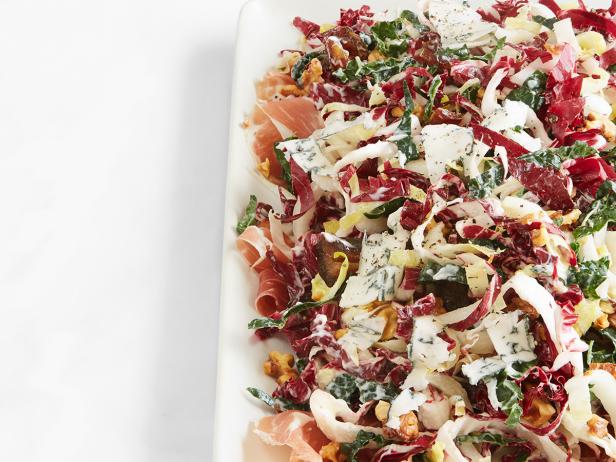 Wie man einen italienischen Tricolore-Salat zubereitet