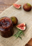 marmeladia hedelmäpaloilla ja kuorella