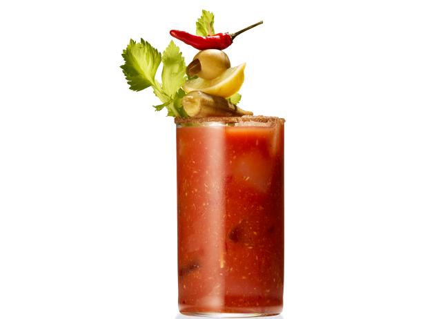 Wie man einen Bloody Mary Pick-Me-Up zubereitet