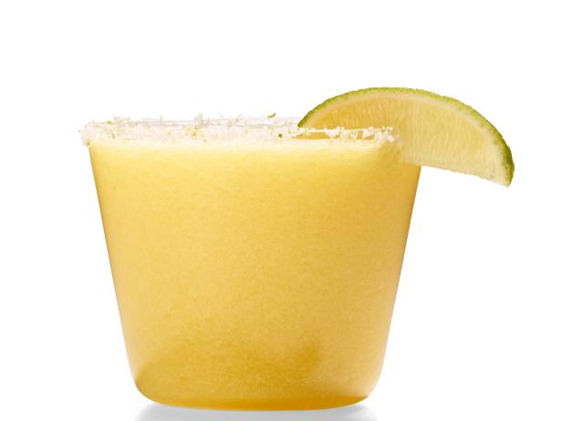 So bereiten Sie den Mango-Rita-Cocktail zu