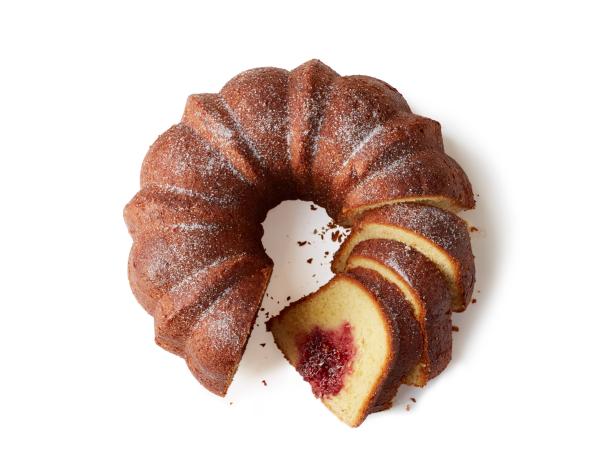 Come preparare una torta di ciambelle ripiene di marmellata