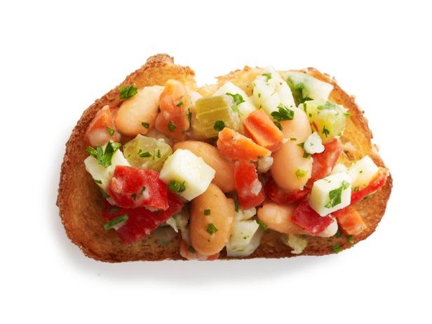2. Bruschetta mit weißen Bohnen